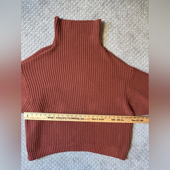 Free People Turtleneck Sweater size medium, fits oversized - Picture 3 of 4